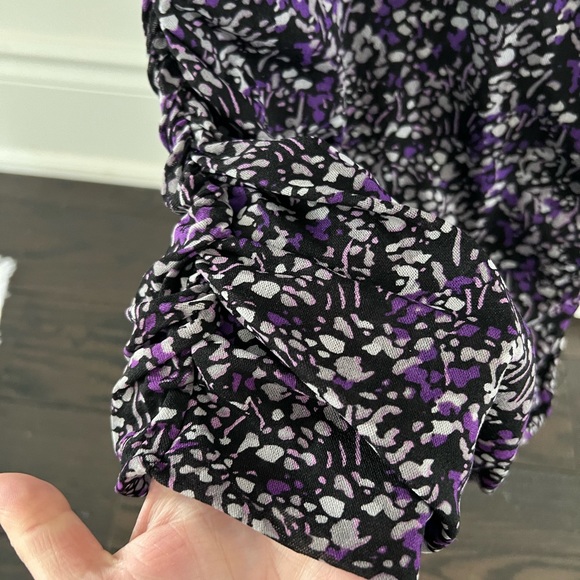 Pretty wrap-style top - Picture 3 of 9